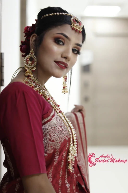 Dulhan Makeup in Red Saree